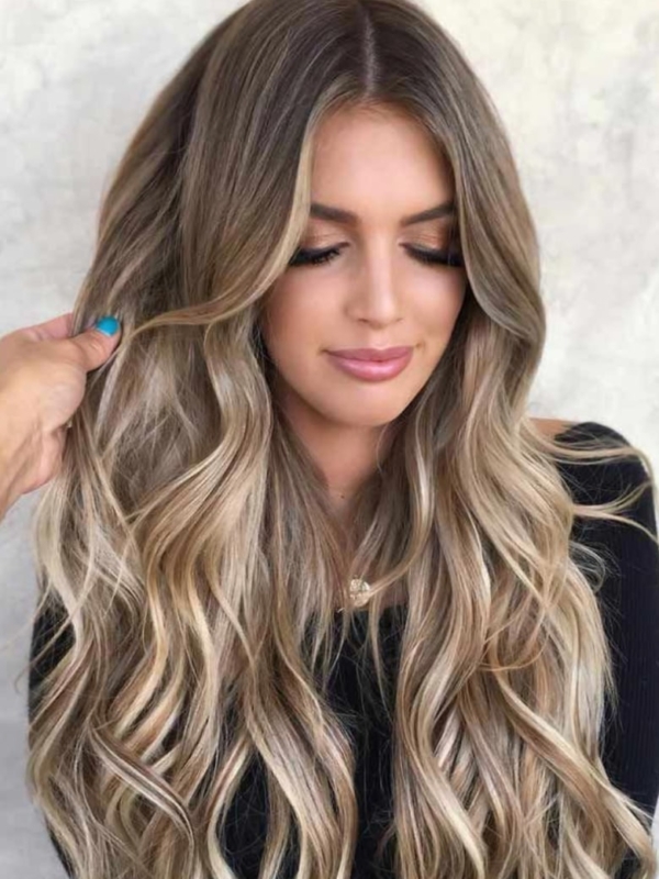 UNice Light Brown Hair with Blonde Highlights Layered Hairstyle